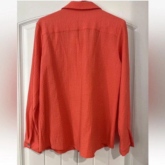 Soft Surroundings Shirt Button Front Peekaboo Cut Coral Crinkle Size Medium E34 - Picture 3 of 3